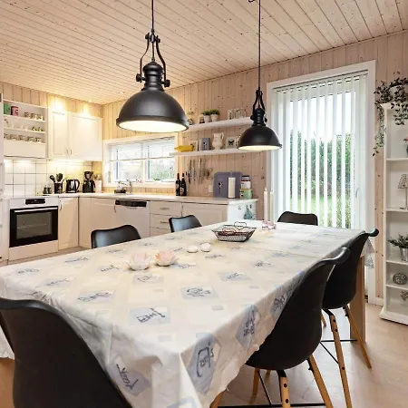 9 Person In Humble-by Traum Nordenbro Vesteregn