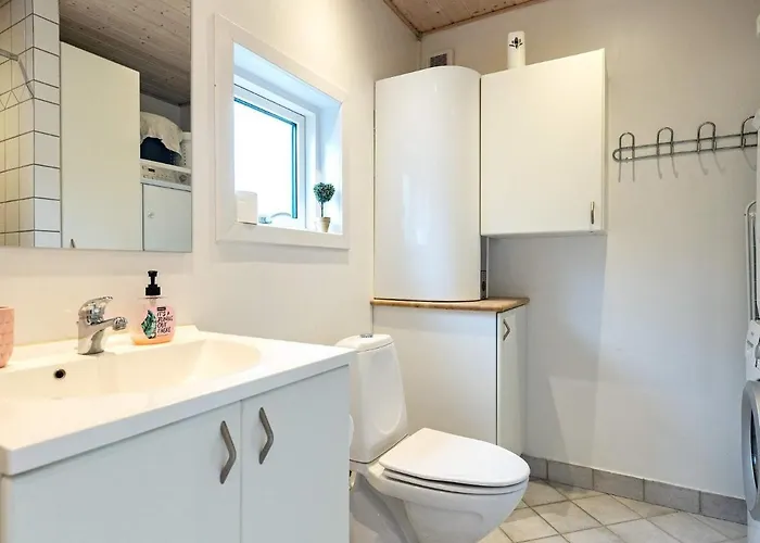 9 Person In Humble-by Traum * Nordenbro Vesteregn