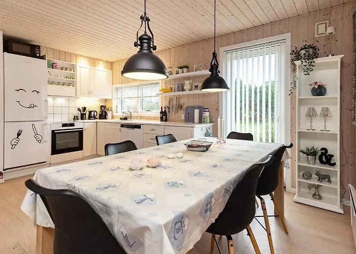 9 Person In Humble-by Traum Nordenbro Vesteregn